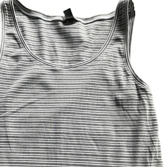 EDDIE BAUER EUC WOMENS GRAY WHITE STRIPE TANK TOP SHIRT SUMMER CASUAL SIZE 1XL - Picture 2 of 3